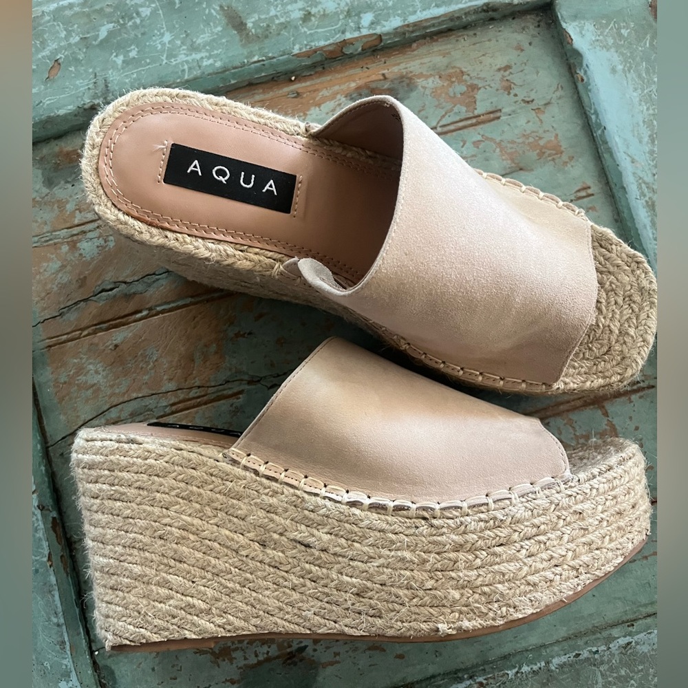 Aqua Platform Wedges excellent condition, size 7 1/2
